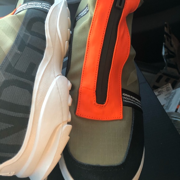 Adidas GSG9-UNDEFEATED - Picture 5 of 8